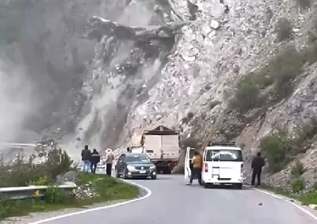 Massive Landslide In Peru, Boulders Fall Inches Away From Cars - Latest News